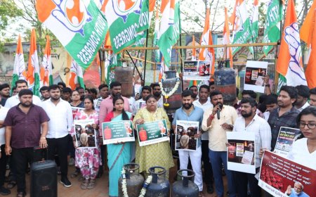 ವಾಣಿಜ್ಯ ಗ್ಯಾಸ್ ದರ ಏರಿಕೆ ವಿರುದ್ಧ ಯುವ ಕಾಂಗ್ರೆಸ್ ಬೃಹತ್ ಪ್ರತಿಭಟನೆ ....